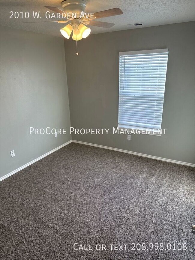 Building Photo - $2195/Month: Spacious 4-Bed, 2.5-Bath Home with 3-Car Garage on Expansive Lot