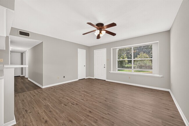 Building Photo - 102 Libby Cir