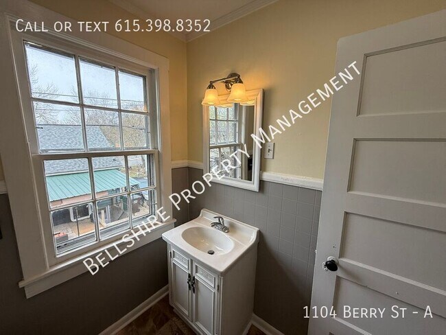 Building Photo - 1104 Berry St
