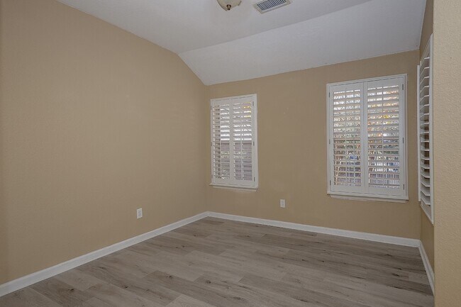 Building Photo - 78 E Foxbriar Forest Cir
