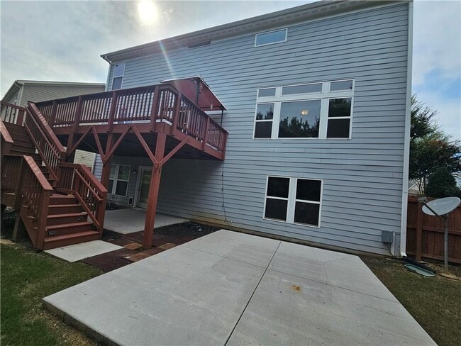 Building Photo - 3750 Thackary Dr