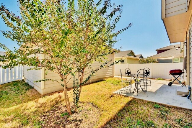 Building Photo - 1810 Franklin Mountain Dr