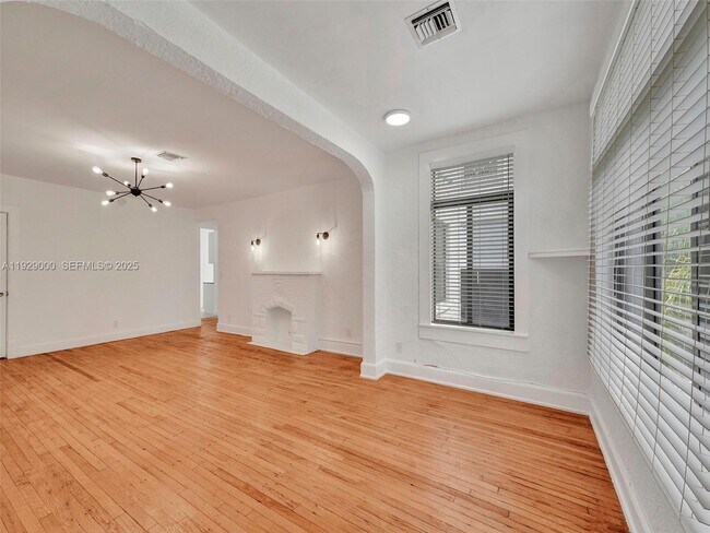 Building Photo - 1656 Polk St