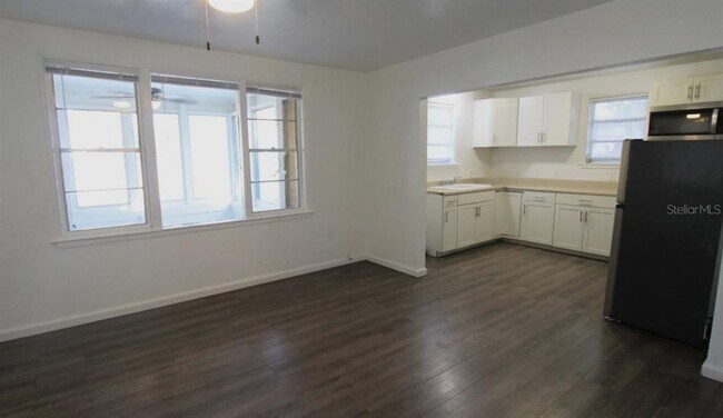 Building Photo - 2066 7th St