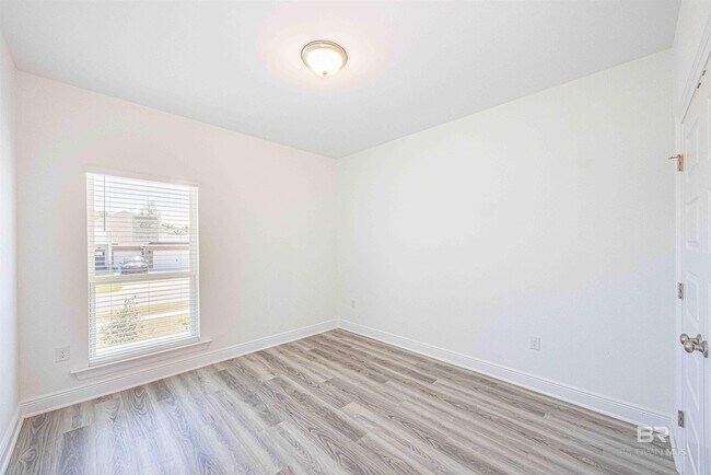 Building Photo - 12591 Shoshoney Cir