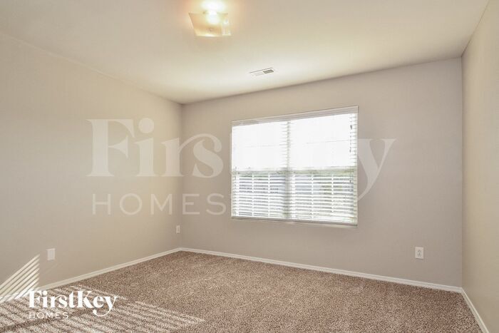 Building Photo - 3912 SE Jack Pine Ct