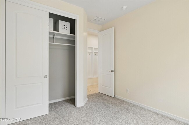 Building Photo - 3826 E Cat Balue Dr