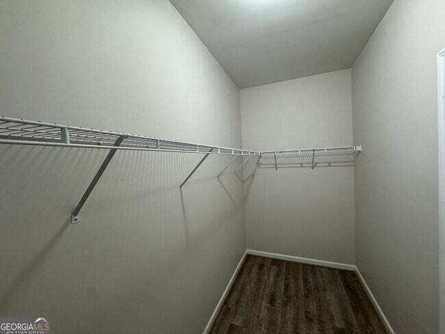 Building Photo - 632 Creek Pointe Drive