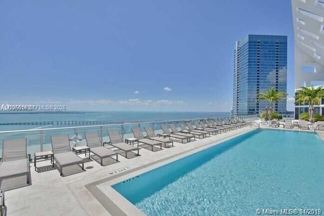 Building Photo - 1300 Brickell Bay Dr