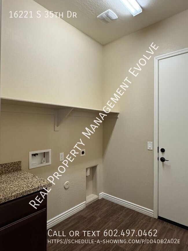 Building Photo - 16221 S 35th Dr