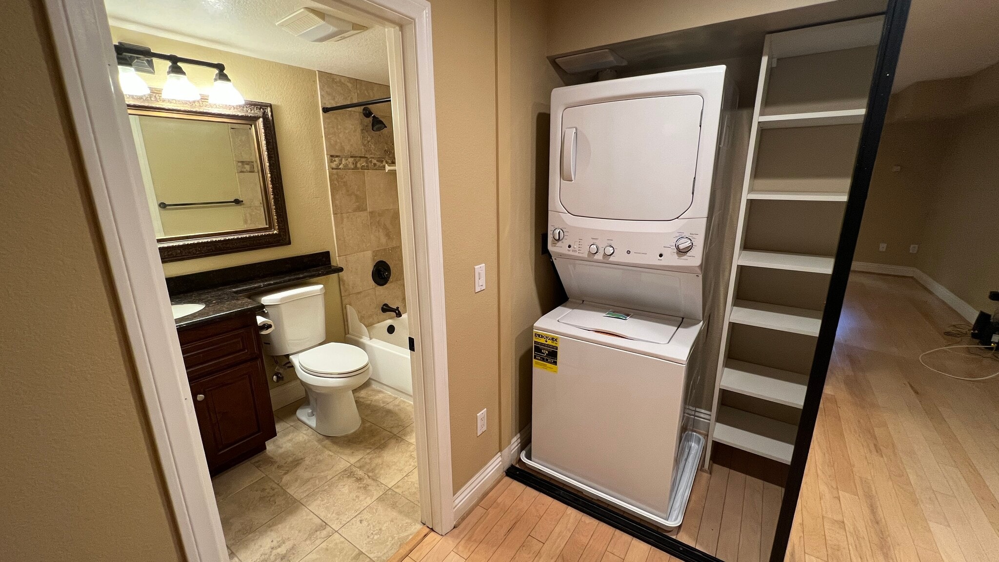 Building Photo - 3927 Nobel Dr