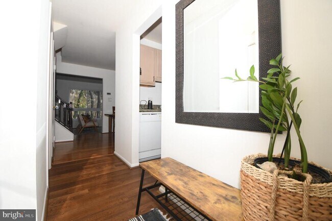 Building Photo - 7812 Briardale Terrace