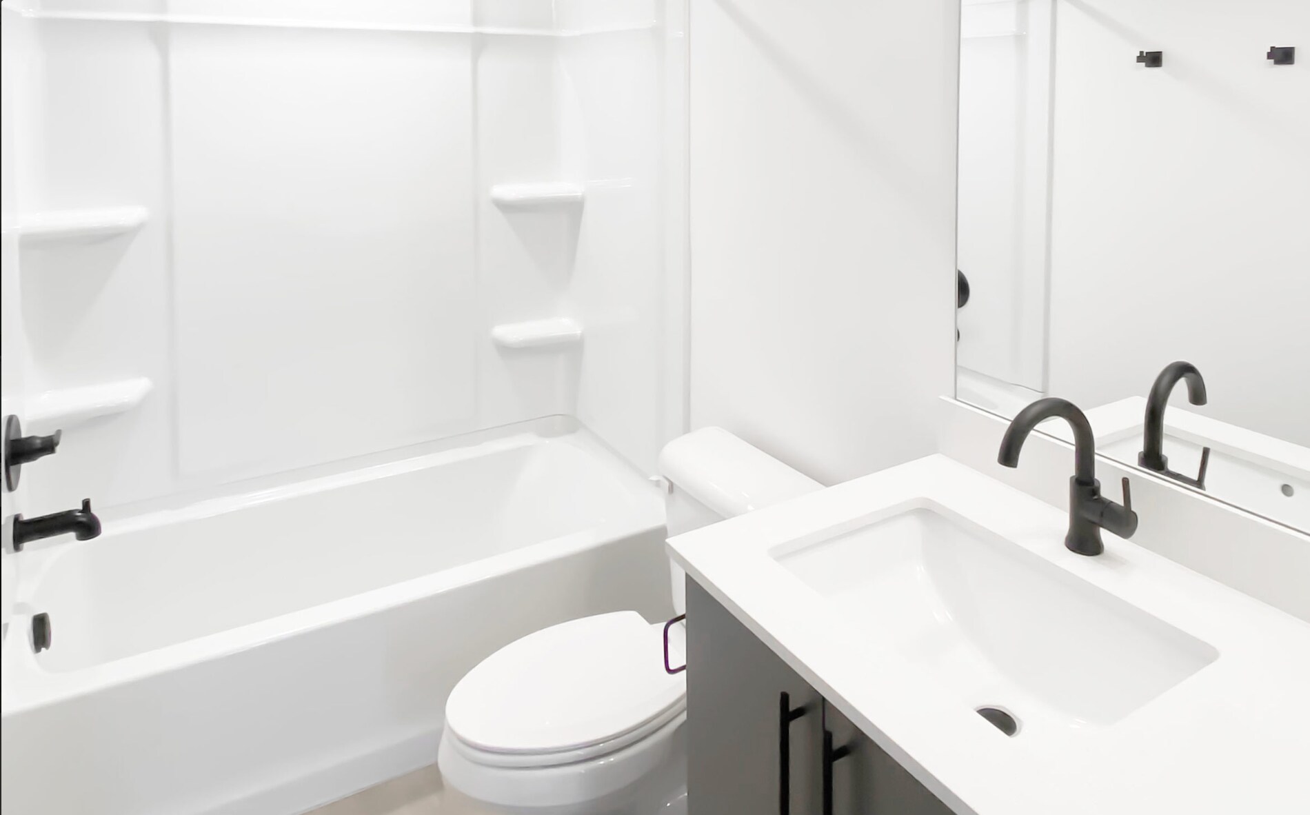 Building Photo - 2061 S Main St