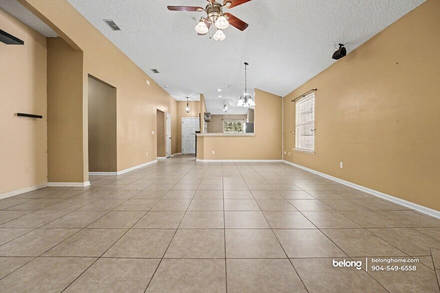 Building Photo - 3664 Shrewsbury Dr