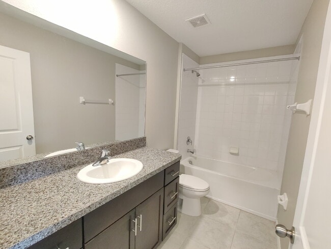 Building Photo - 7127 Samuel Ivy Dr