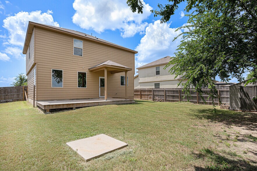 Building Photo - 533 Sand Trail St