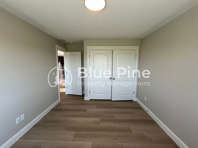Building Photo - 6344 Ender Ln