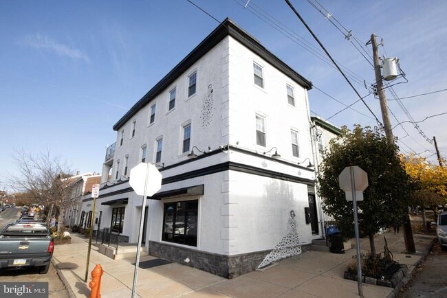 Building Photo - 3350 Conrad St
