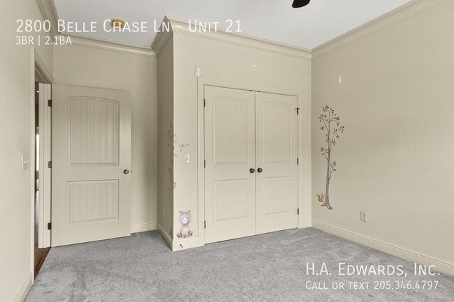 Building Photo - 2800 Belle Chase Ln