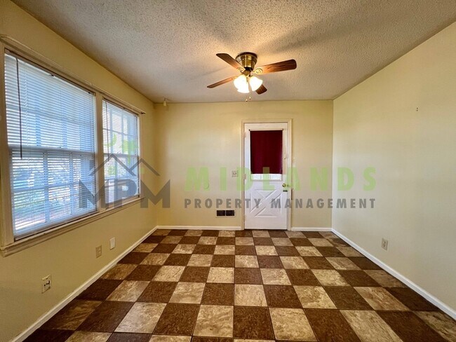 Building Photo - 1217 Faraway Dr