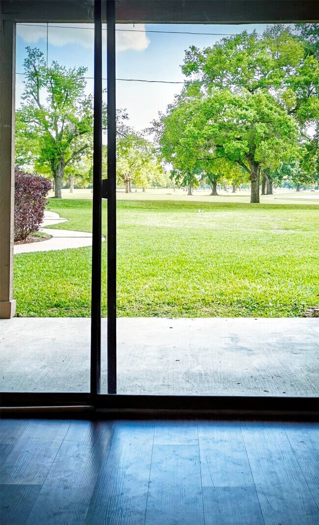 Building Photo - 8413 Sands Point Dr