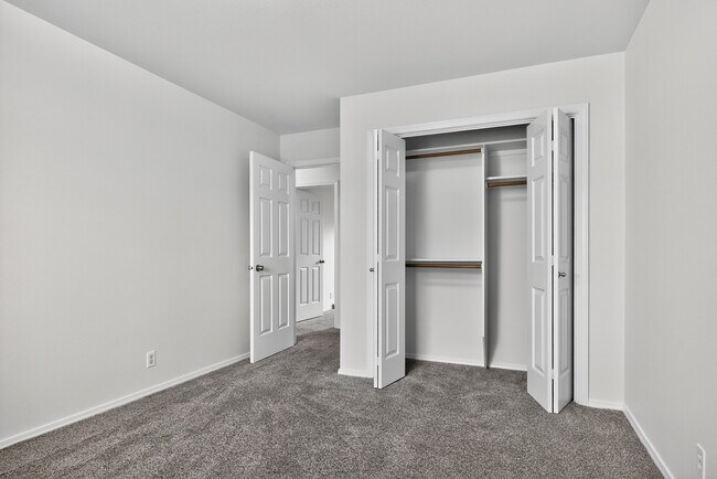 Building Photo - 2074 N Siesta Ave