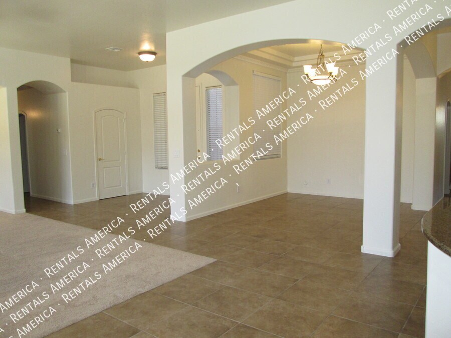 Building Photo - 3809 E Fruitvale Ave