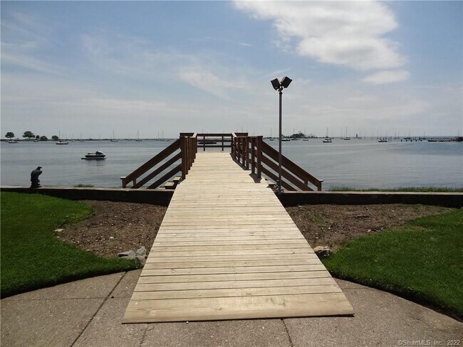 Building Photo - 350 Grovers Ave