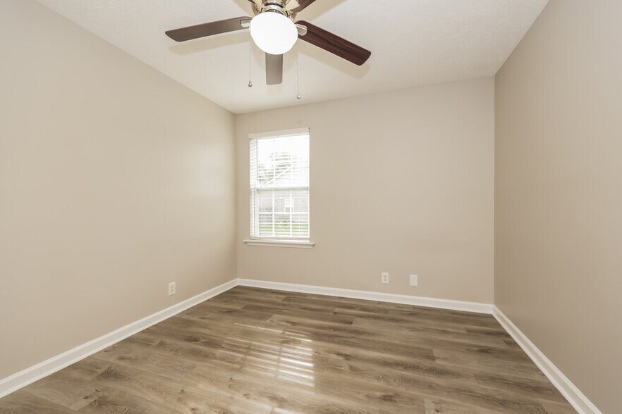 Building Photo - 8900 Ristau Ct