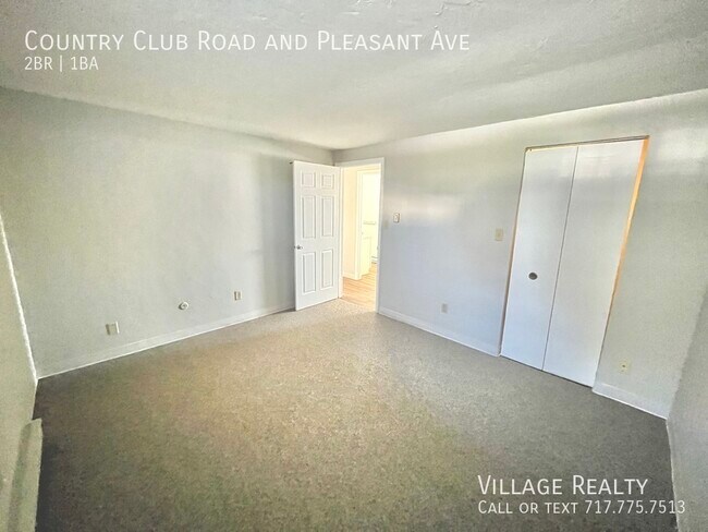 Building Photo - 615 Country Club Rd