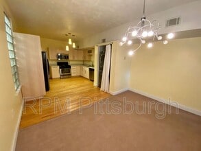 Building Photo - 1912 Jane St