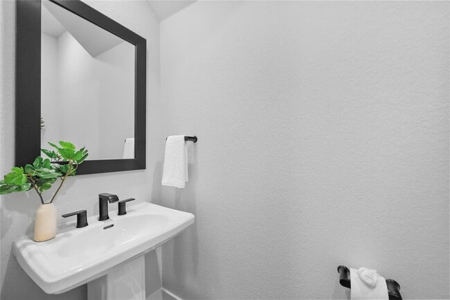 Building Photo - 17346 Camillia Trails