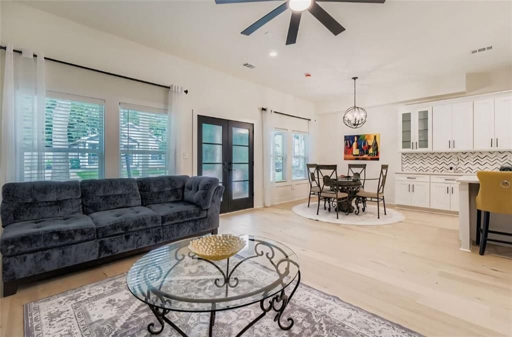 Building Photo - 854 Smith St SW