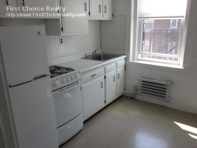 Building Photo - 120 Warren St