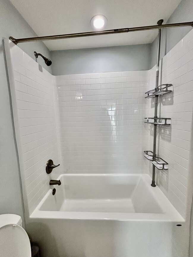 Building Photo - 104 Ida Marie Dr