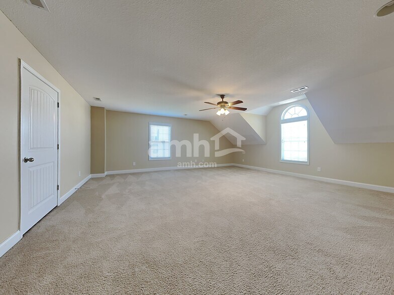 Building Photo - 4721 Dawn Oaks Ln