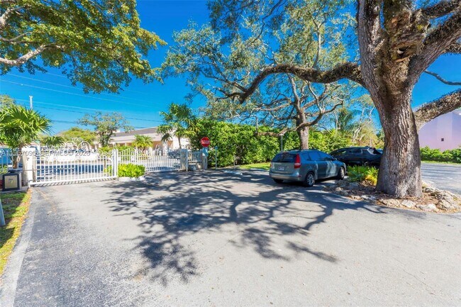 Building Photo - 3130 Bird Ave