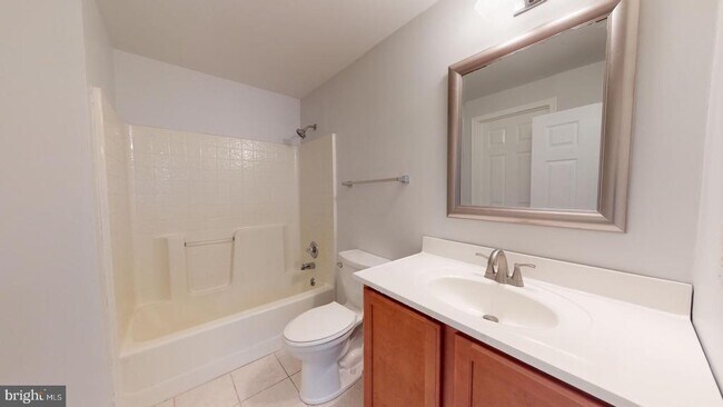 Building Photo - 9811 Fendale Ln