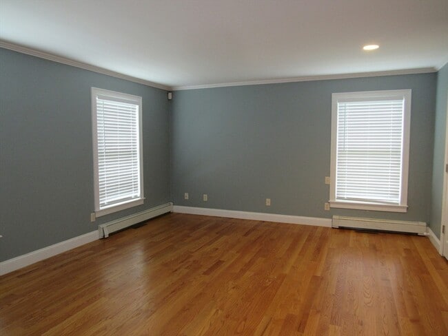 Building Photo - 46 Winsome Rd