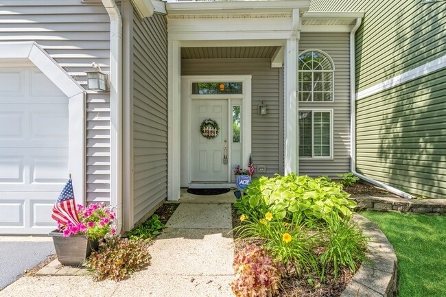 Building Photo - 9 Larkspur Ct