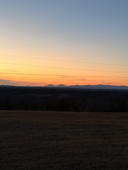 Building Photo - 682 Tower Hill Rd