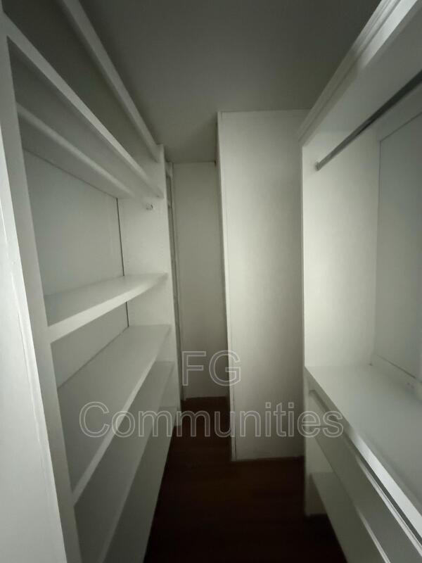 Building Photo - 212 Fern Ct
