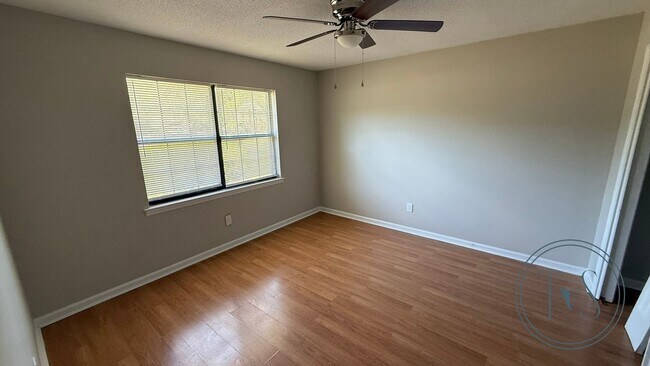 Building Photo - RATE DROP ALERT! (was $2000/month)