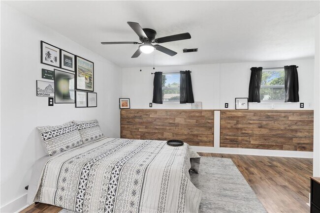 Building Photo - 6940 Cainwood Dr