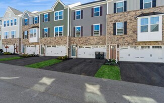 Building Photo - 6702 Sycamore Way