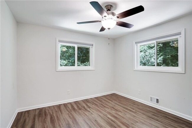 Building Photo - 46 Coopers Glen Dr SW