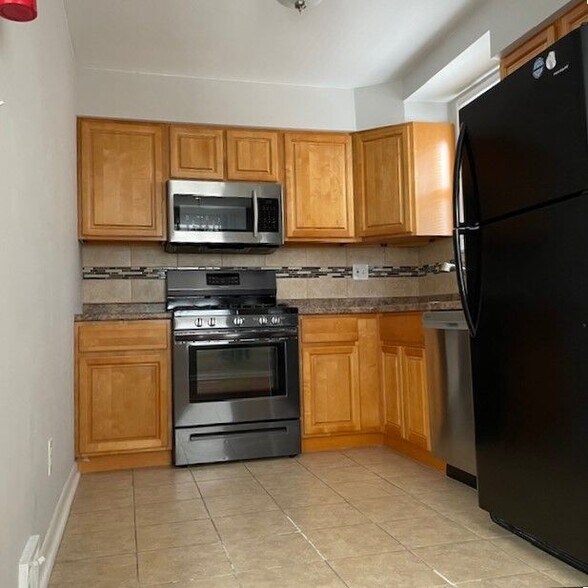 Primary Photo - 210 Lockart Terrace