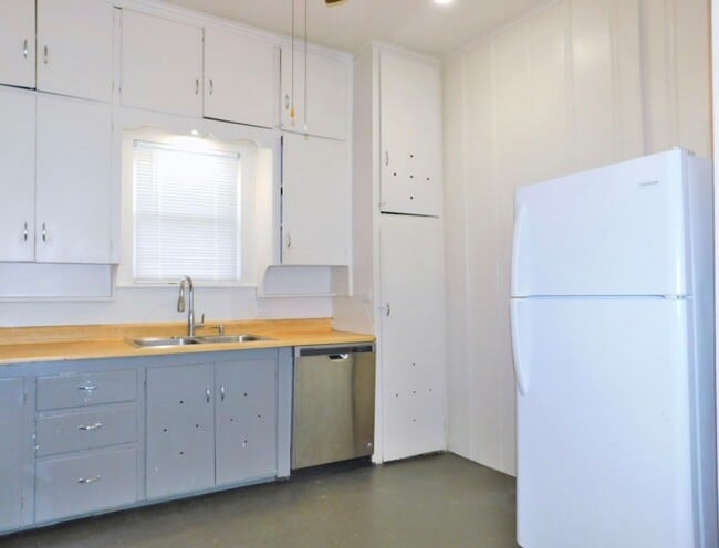 Building Photo - Charming 3BR Near TWU & Denton Square – Available Mid-June