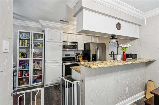 Building Photo - 1610 Brentwood Dr