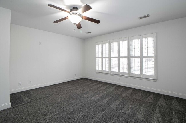 Building Photo - 607 Anderson Dr